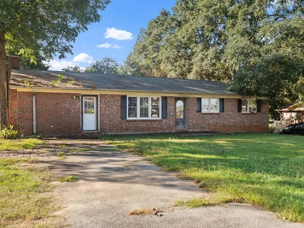 714 Evelyn Dr, Seneca, SC 29678