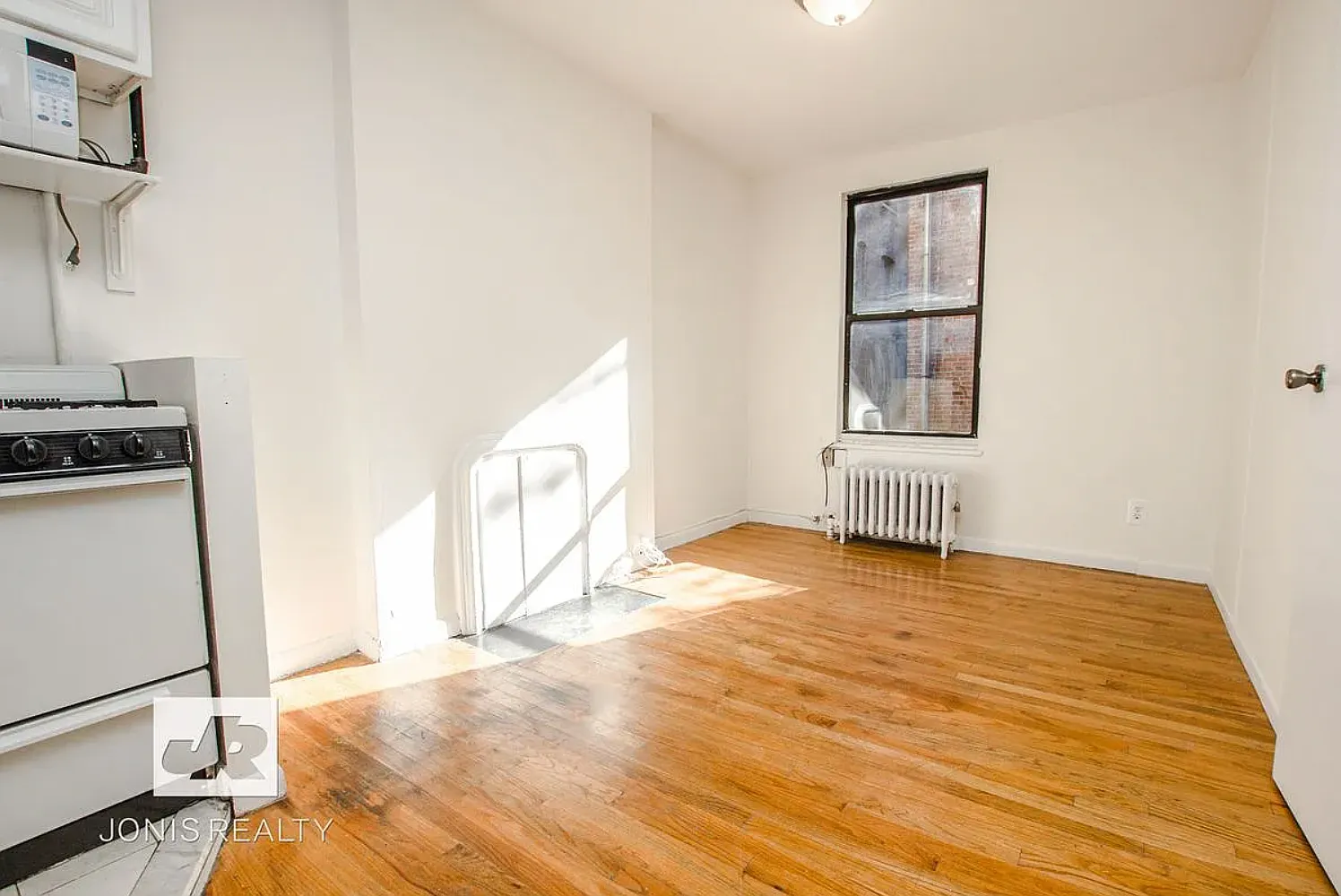 223 East 35th Street — Photo 1