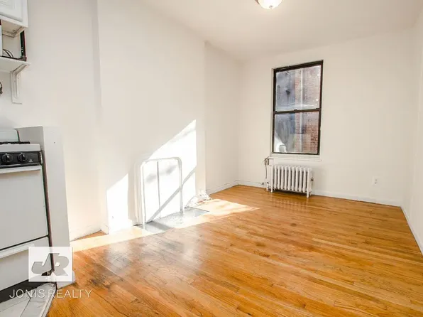 223 E 35th St #2W, New York, NY 10016