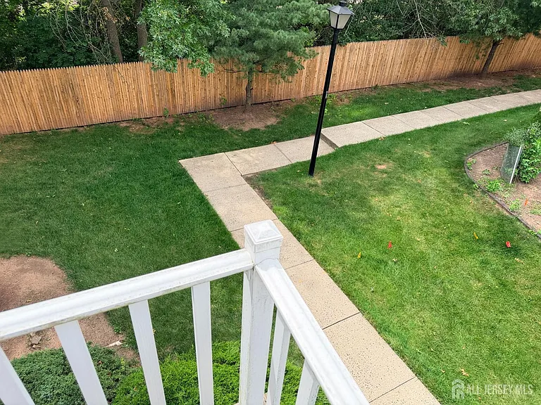 343 Ventnor Ct — Photo 10