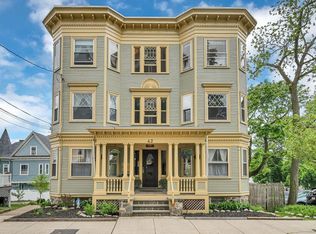 42 Nichols St, Chelsea, MA 02150