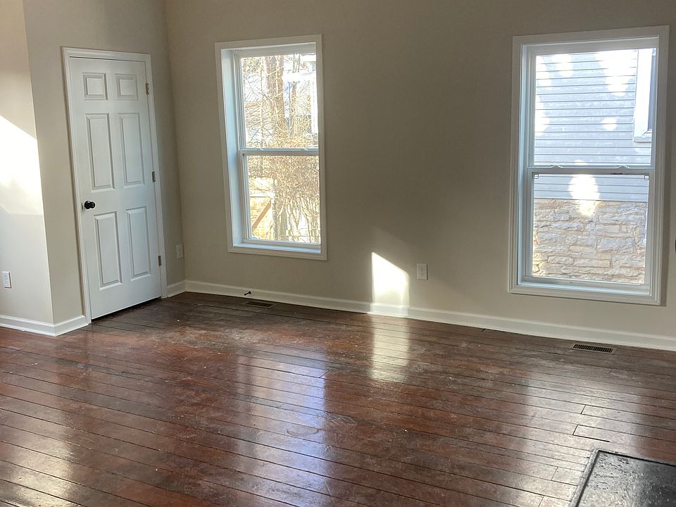 1st image of 303-305 N 5th St