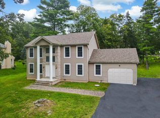 154 Escoll Dr, East Stroudsburg, PA