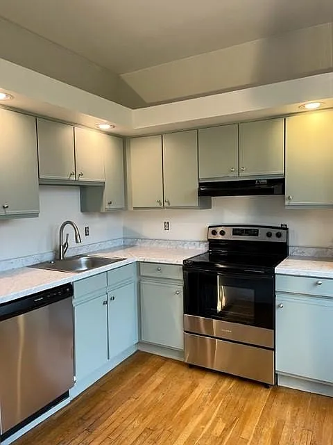 2 bed, 900 sqft, $1,495 — Photo 2
