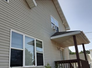 913 N 11th St UNIT 1LOWER, Manitowoc, WI 54220
