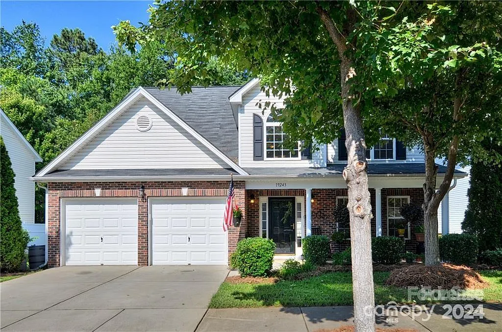 4 bed, 2.5 bath, 2275 sqft, $2,495 — Photo 1
