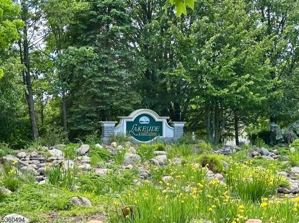 35 Magnolia Way #35, Haledon, NJ 07508