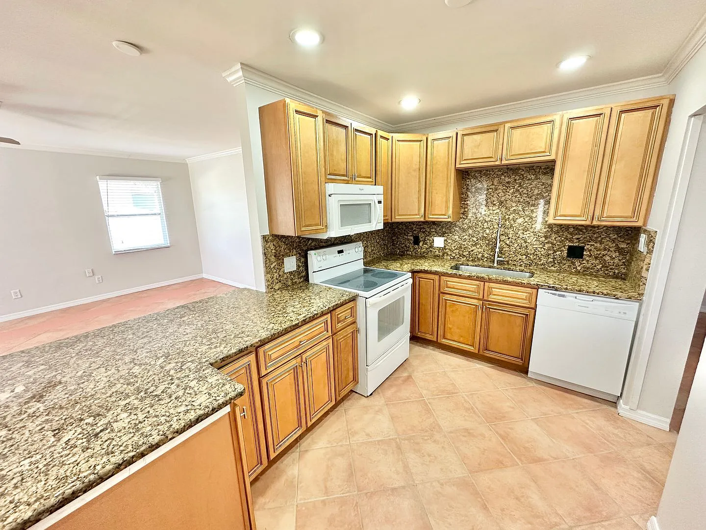 ** Naples Park ** 3 Bed / 3 Bath ** Attached Garage * Pets Ok ** Annual ** — Photo 3