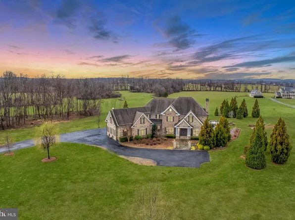 42835 Travelers Run Ln, Leesburg, VA 20176