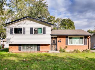 711 Blackhawk Dr, University Park, IL