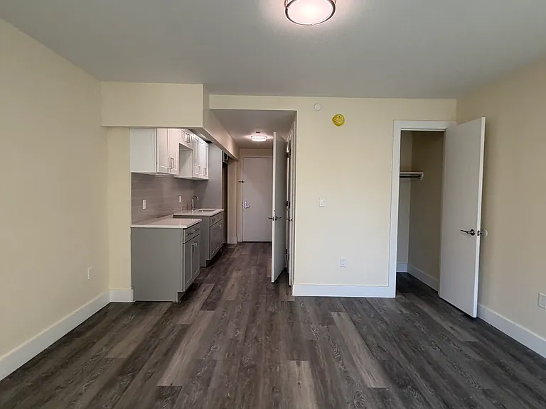 2512 Bronx Park E #G — Photo 13
