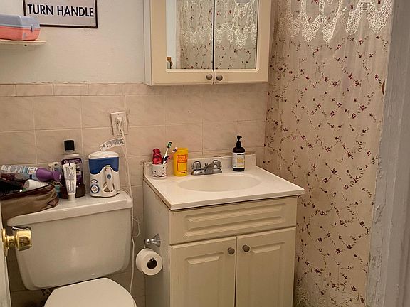 5th image of 35 Odell Ave APT 3E
