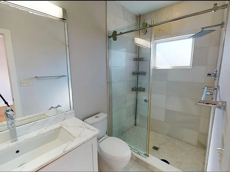 1159 Oates St NE #B — Photo 5