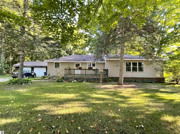 4809 W Phelps Rd, Lake City, MI 49651