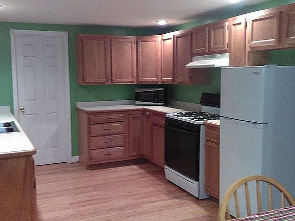Kitchen- hardwood floors