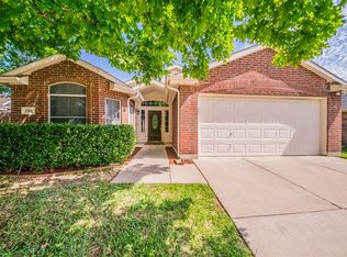 732 Raven Dr, Saginaw, TX 76131