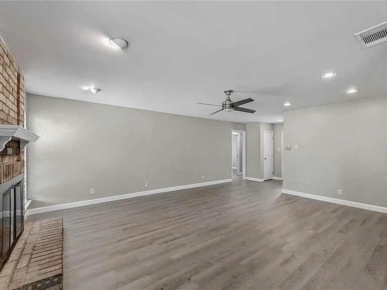 906 Cactus Dr — Photo 4