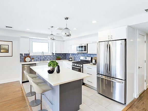 2nd image of 848 E Broadway APT 4E