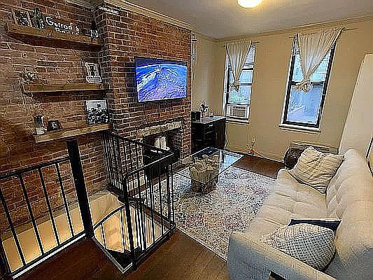 3rd image of 514 E 6th St #1A