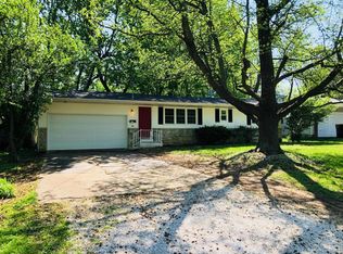 1310 S Prince Ln, Springfield, MO 65804