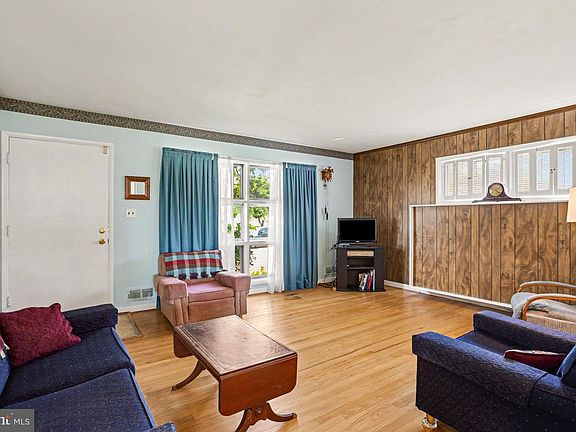 4th image of 6302 Laurelton Ave