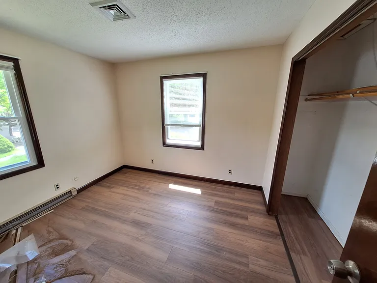 91 N Main St — Photo 10
