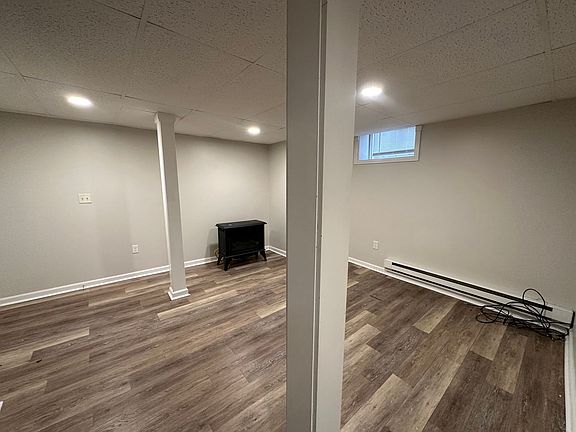 3rd image of 17 Buck St #B