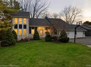 3410 Benstein Rd, Commerce Township, MI 48382