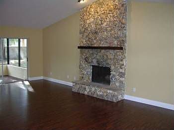 4th image of 4910 Briar Oaks Cir