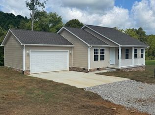 56 Whispering Oaks Ln, Manchester, KY 40962
