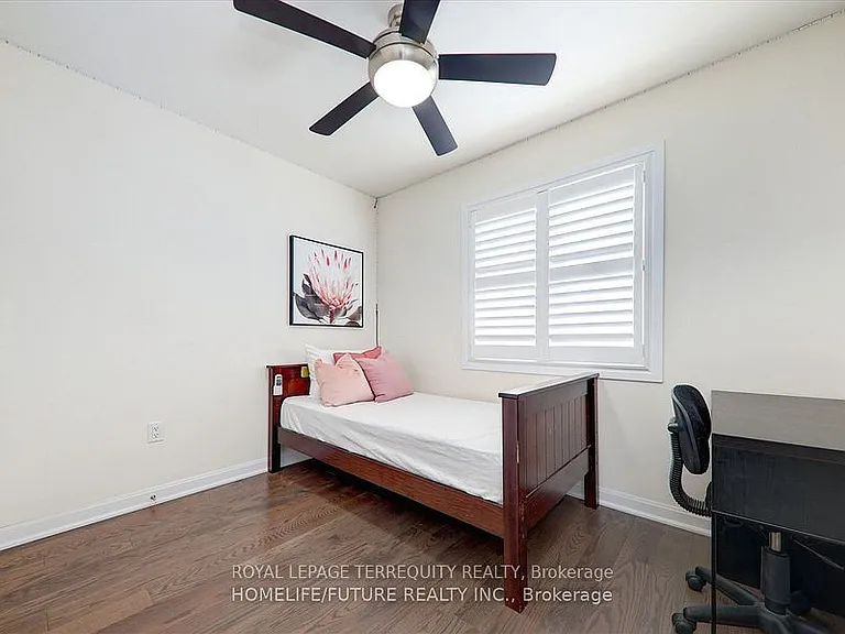 2412 Fall Harvest Cres — Photo 33