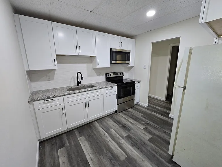 300 W Frack St #1A — Photo 4
