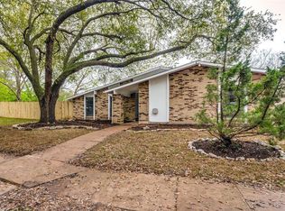 6429 Field Knoll Dr, Garland, TX 75043
