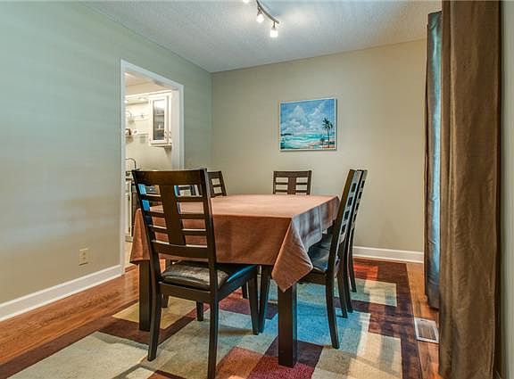 4th image of 5708 Collinwood Ct