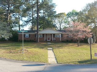 4601 Strathmore Ave, Fayetteville, NC 28304