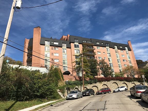 3rd image of 880 Rue De La Paix APT T1