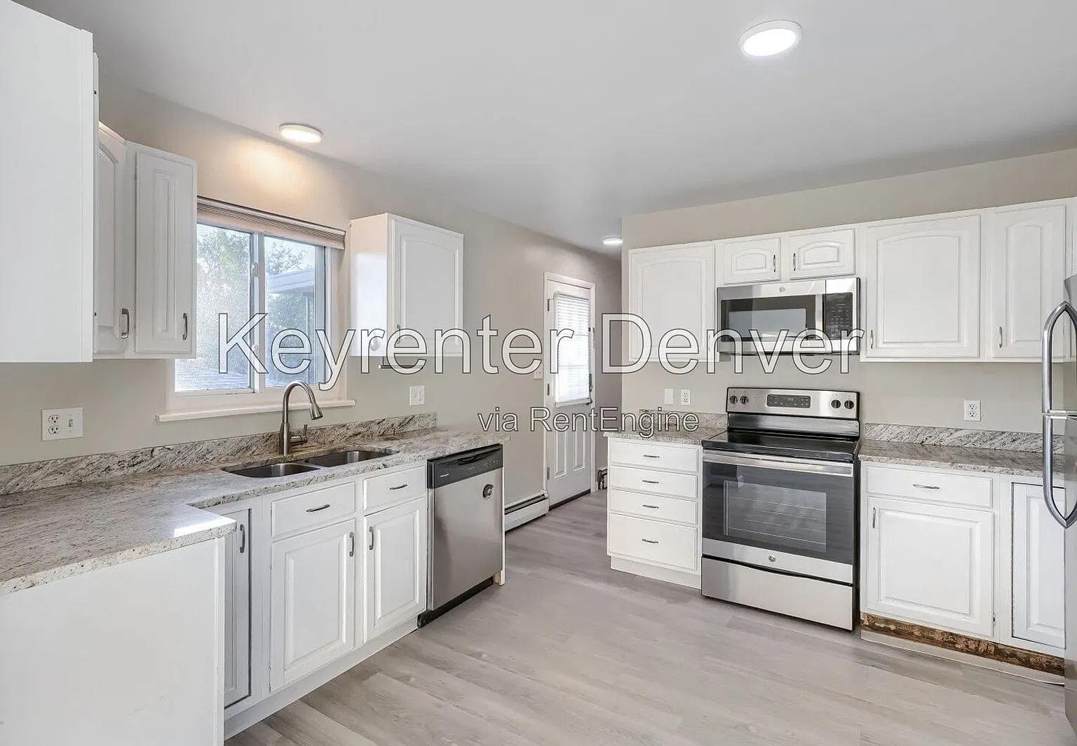 2 bed, 2.0 bath, $2,000 — Photo 3
