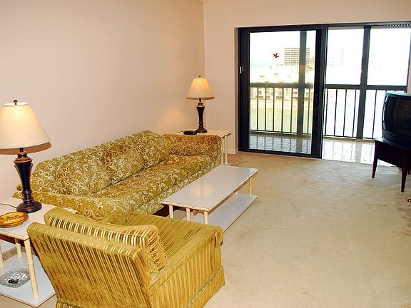 Open Living room with georgous views of the Gulf and Intracoastal