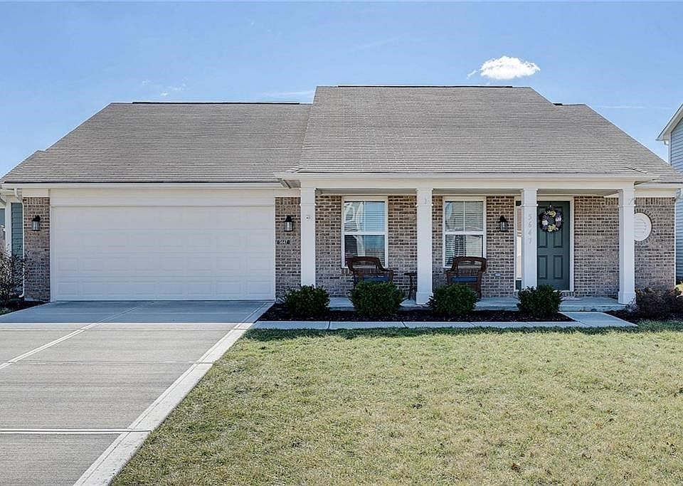 1st image of 5647 W Woods Edge Dr