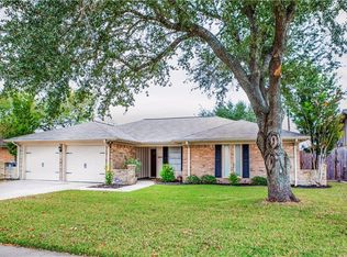 1004 Westwood St, Victoria, TX 77901