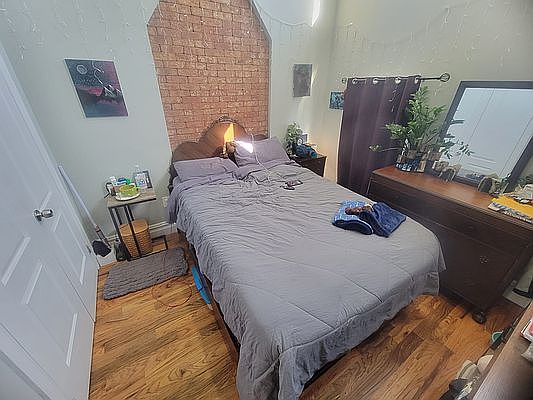 3rd image of 1205 Jefferson Ave #2L