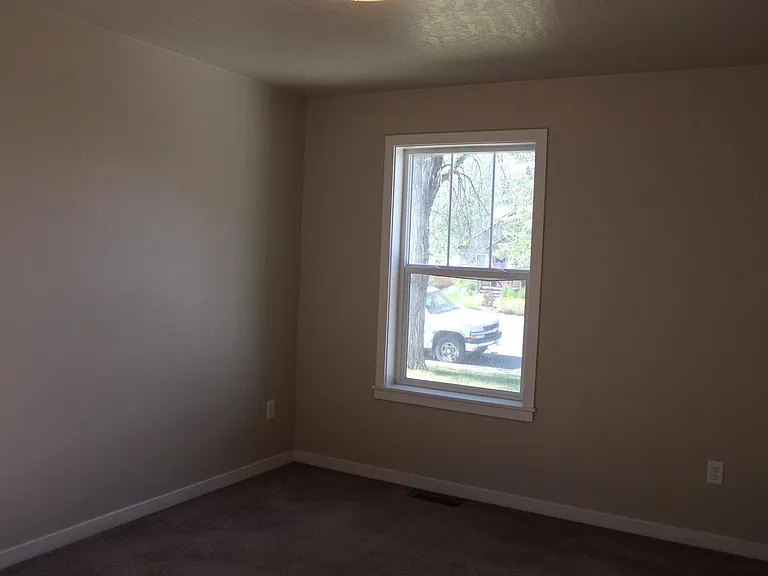 305 W South Ave — Photo 5