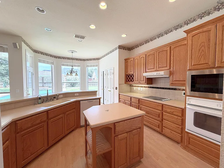 4506 Hollow Ridge Dr — Photo 7