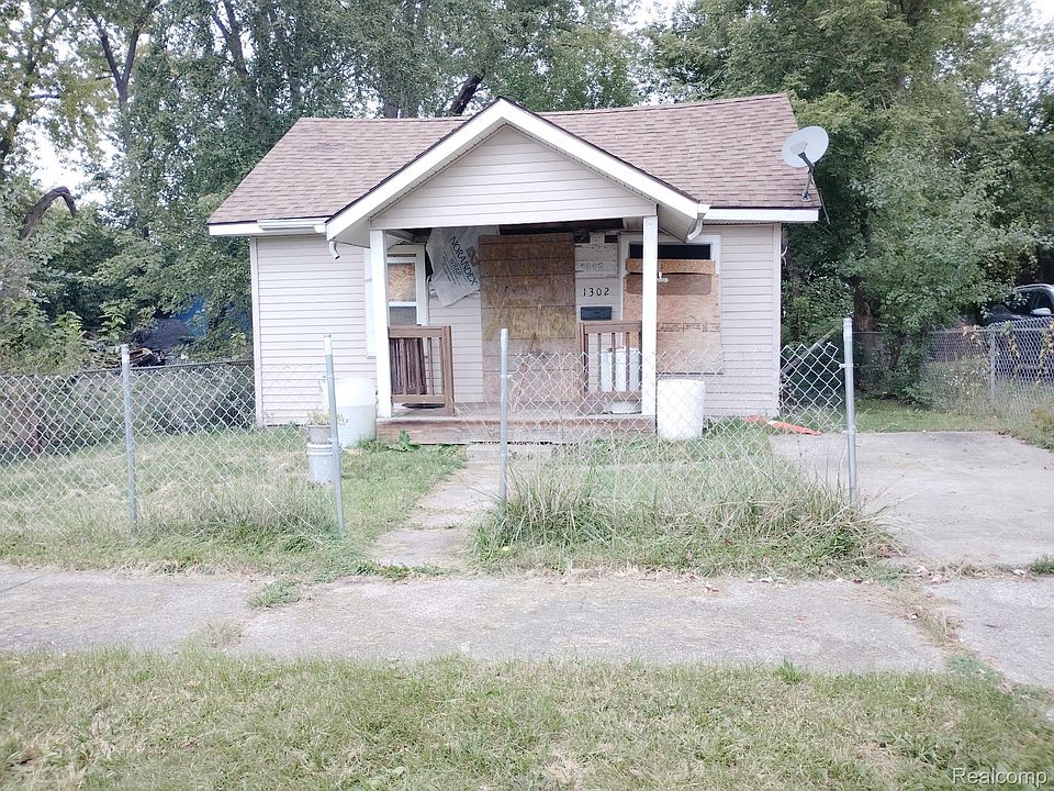 1st image of 1302 Huron St