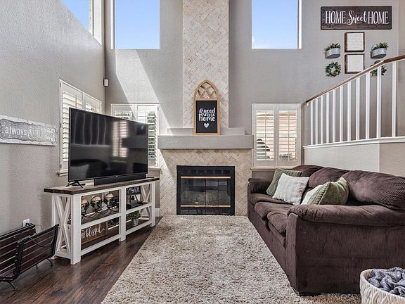 4th image of 961 Bauman Court