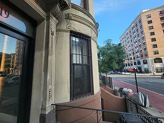 Rented by RELEASE NY