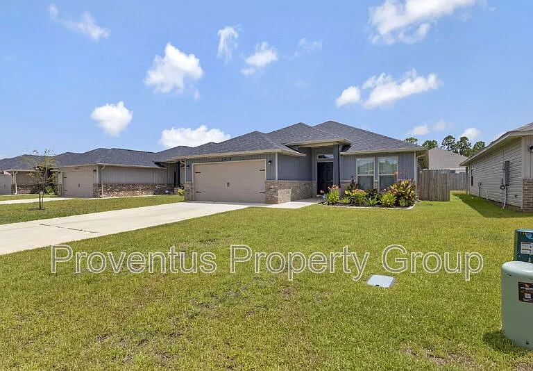 2419 Privet Berry Dr — Photo 1