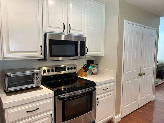 553 Bonita Ave — Photo 25