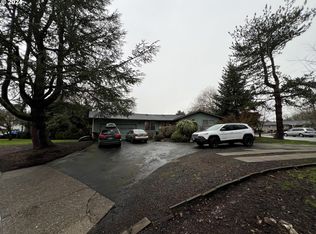 1243 NW Cherry Dr, Roseburg, OR 97471
