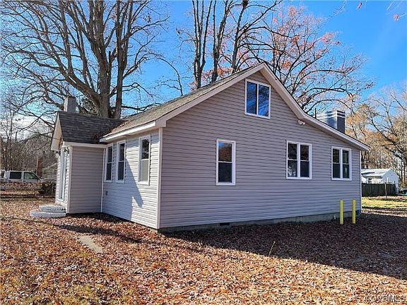 4th image of 3705 Woodlawn St